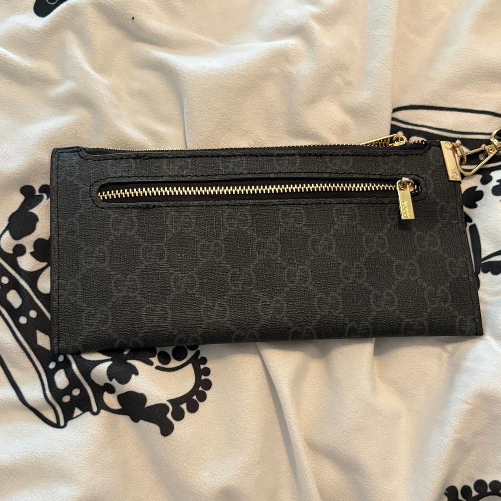 Gucci Black Monogram Clutch - Picture 5 of 7